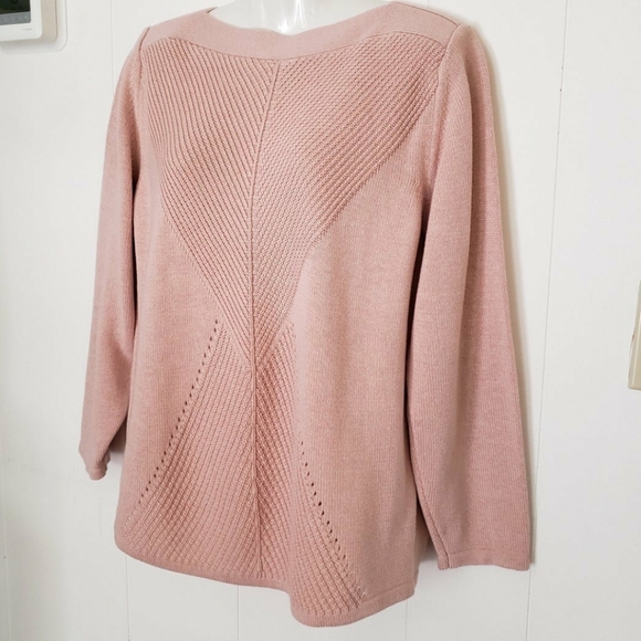 VENUS BLUSH PINK CREWNECK SWEATER - Picture 2 of 6